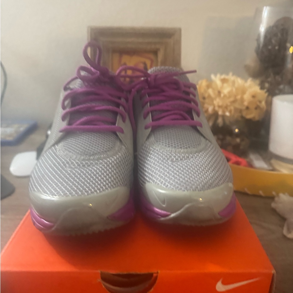 Women size 9 grey and purple
